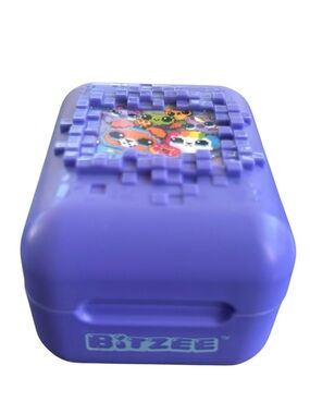 Spin Master 22900 Bitzee electronic display and interactive toy pixel pet magic